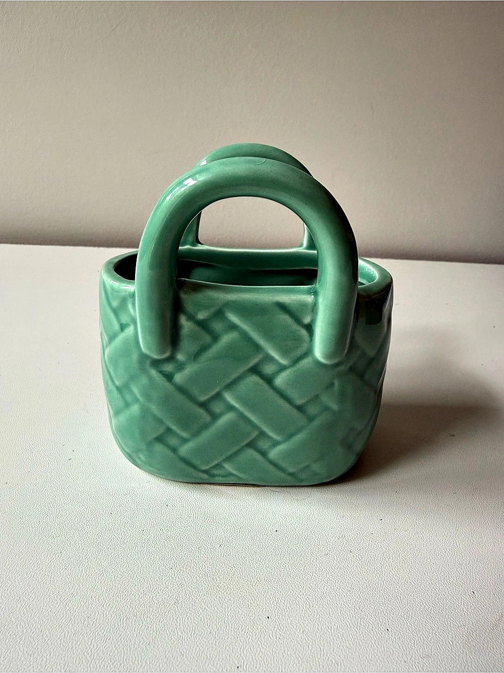 DECOR Woven-Texture Ceramic Basket Vase in Green